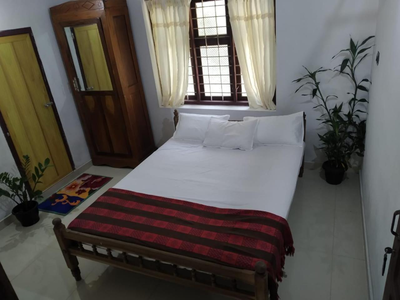 Avani Home Stay Iritti Exterior photo